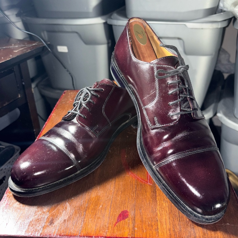 Classic COLE-HAAN SIZE 10.5 D Men's Cap-Toe Dress Shoes in Burgundy(126)